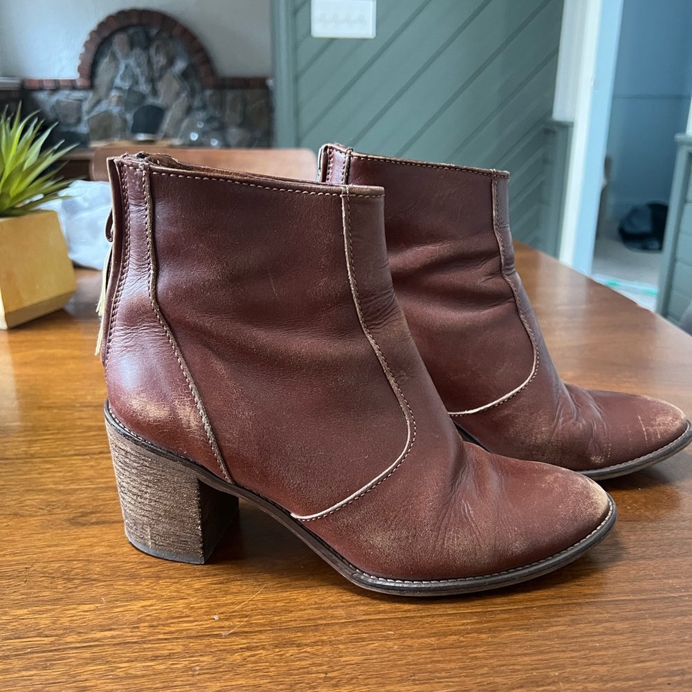 Madewell women’s leather boots with heel size 7.5